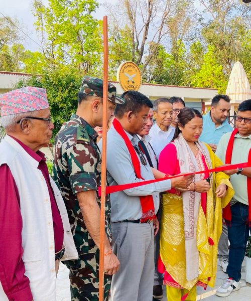 थापा परिवारबाट सर्प दंश उपचार केन्द्रलाई डेढलाख बढीको बाटर फिल्टर सहयोग