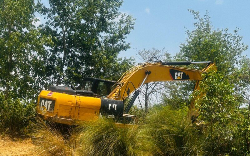 सैनामैनाबाट नदिजन्य पदार्थ चोरीमा संलग्न ६ सवारीसाधन नियन्त्रणमा