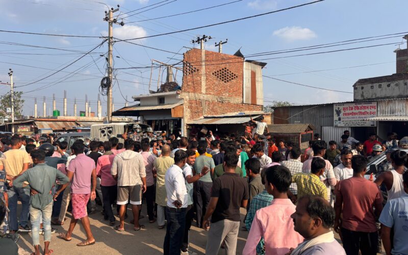 जब कपिलवस्तुमा सशस्त्र प्रहरीको गाडीबाट स्थानीयले मल खोसे